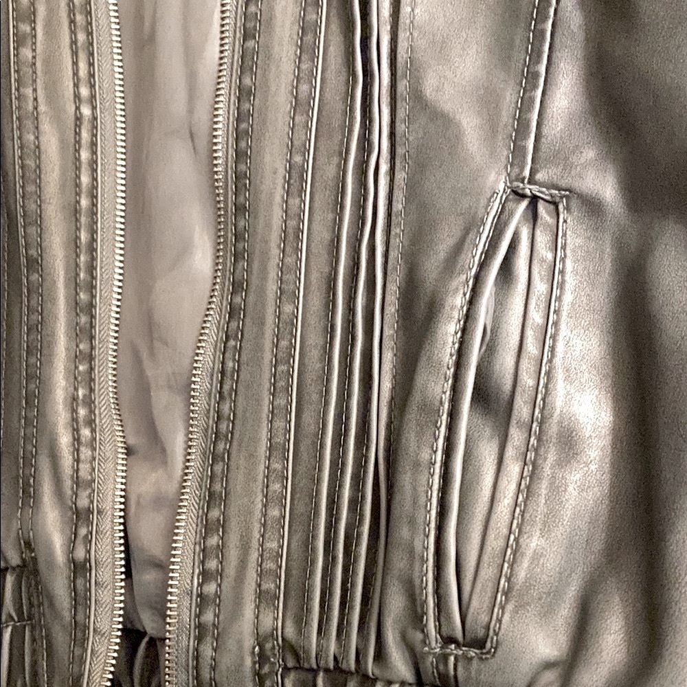 EUC [Beverly Hills Polo Club] Dark Gray Zip-Up Leather Jacket Women’s Sz Medium - Picture 10 of 12